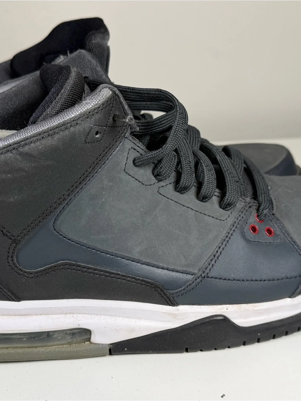EUC Nike Jordan Flight 599593-004 Men's Sneaker Gym Black Grey, Size 10